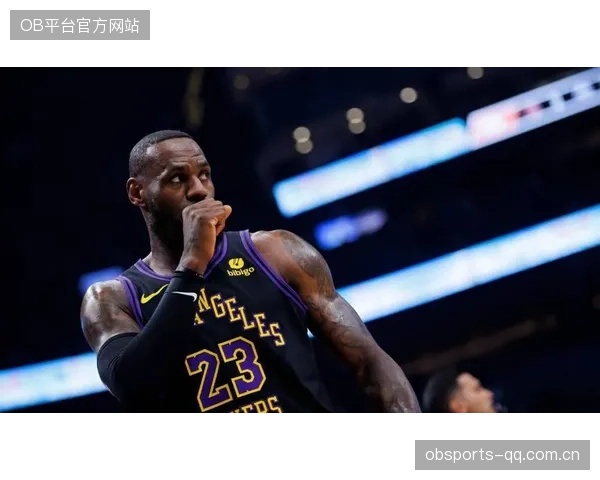 詹姆斯送出连续5记三分，国王主场爆响
